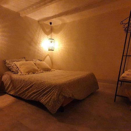Logement Chaleureux Avec Parking Gratuit Oyre Exterior foto