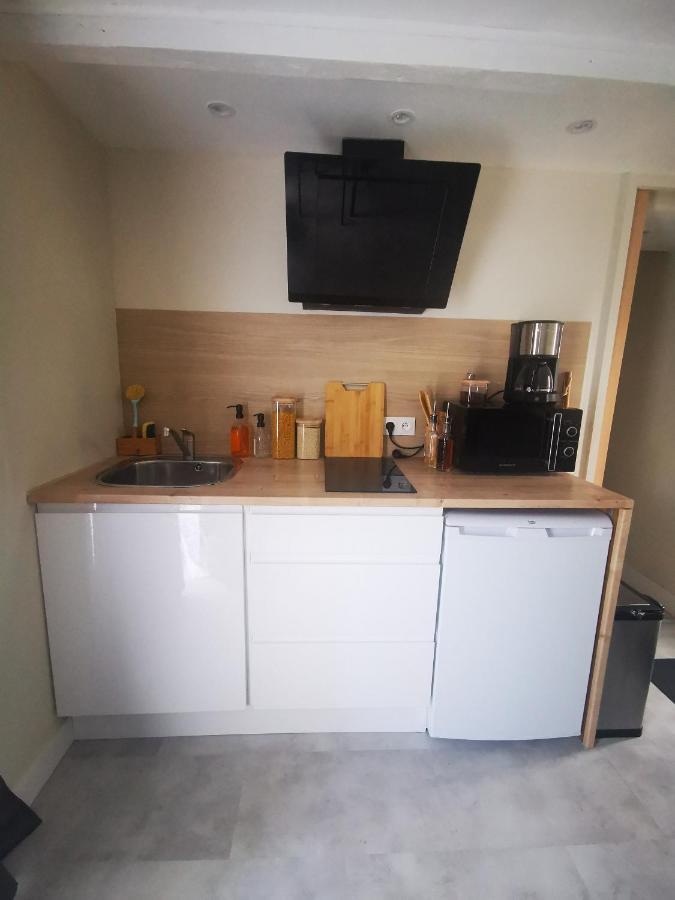 Logement Chaleureux Avec Parking Gratuit Oyre Exterior foto