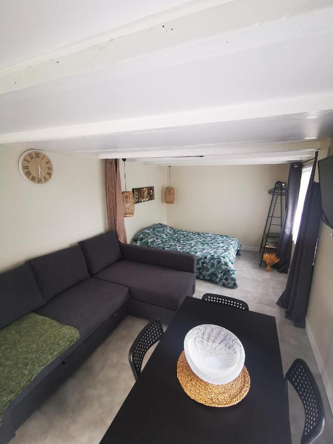 Logement Chaleureux Avec Parking Gratuit Oyre Exterior foto